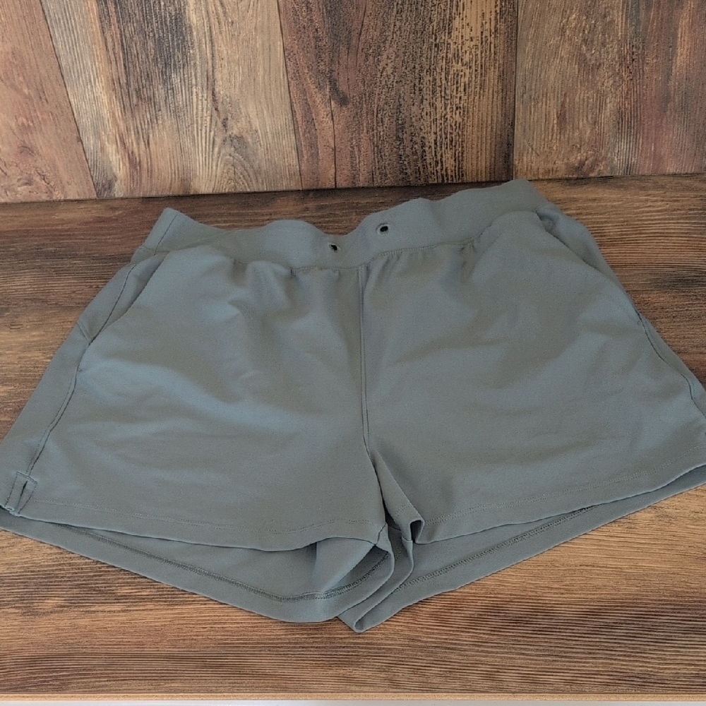 Old Navy Active High Rise Go Dry Green Athletic Elastic Waist Shorts M